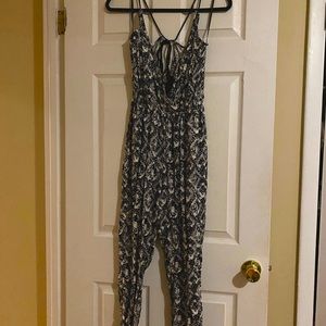 H&M black and white jumper